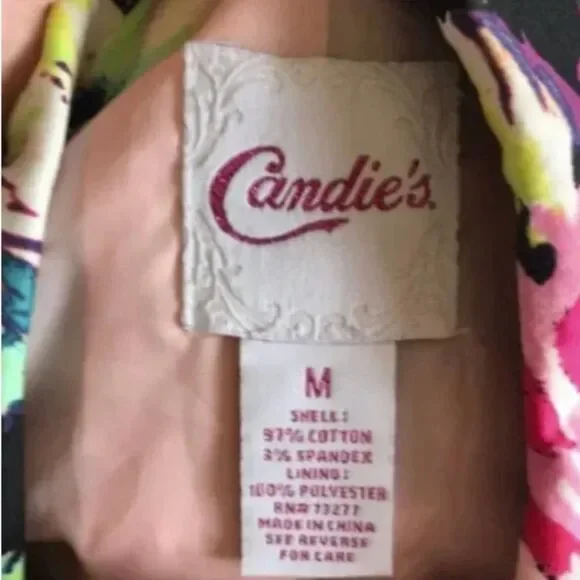 Candie’s Camera Ready Style Cropped Vibrant Floral Jacket Size Medium NEW NWT - Picture 8 of 12